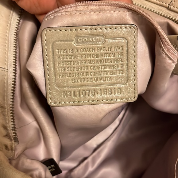 Cream Coach Kristen Purse - Authentic - Picture 5 of 15